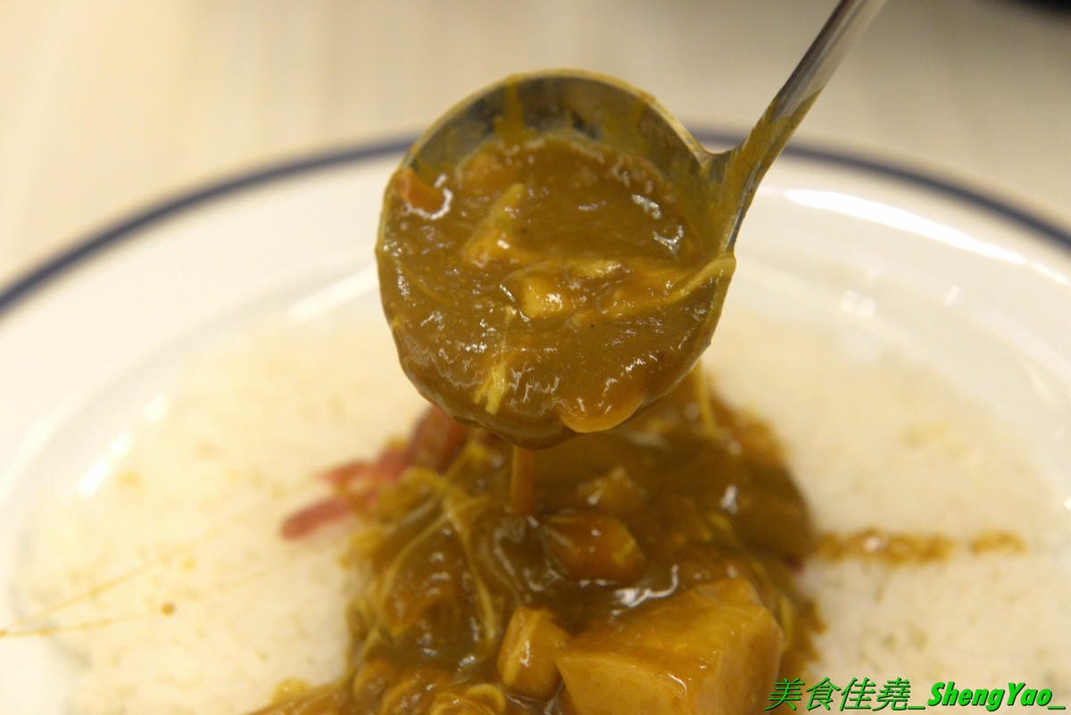 [台中西屯]令和博多拉麵 – 中科商圈新開幕拉麵店,魔法咖哩新品牌,有拉麵、丼飯、定食,甚至也能吃到魔法咖哩的人氣口味咖哩,8/30前開幕優惠日本麻辣拉麵只要100元,每人還送一球明治冰淇淋。(