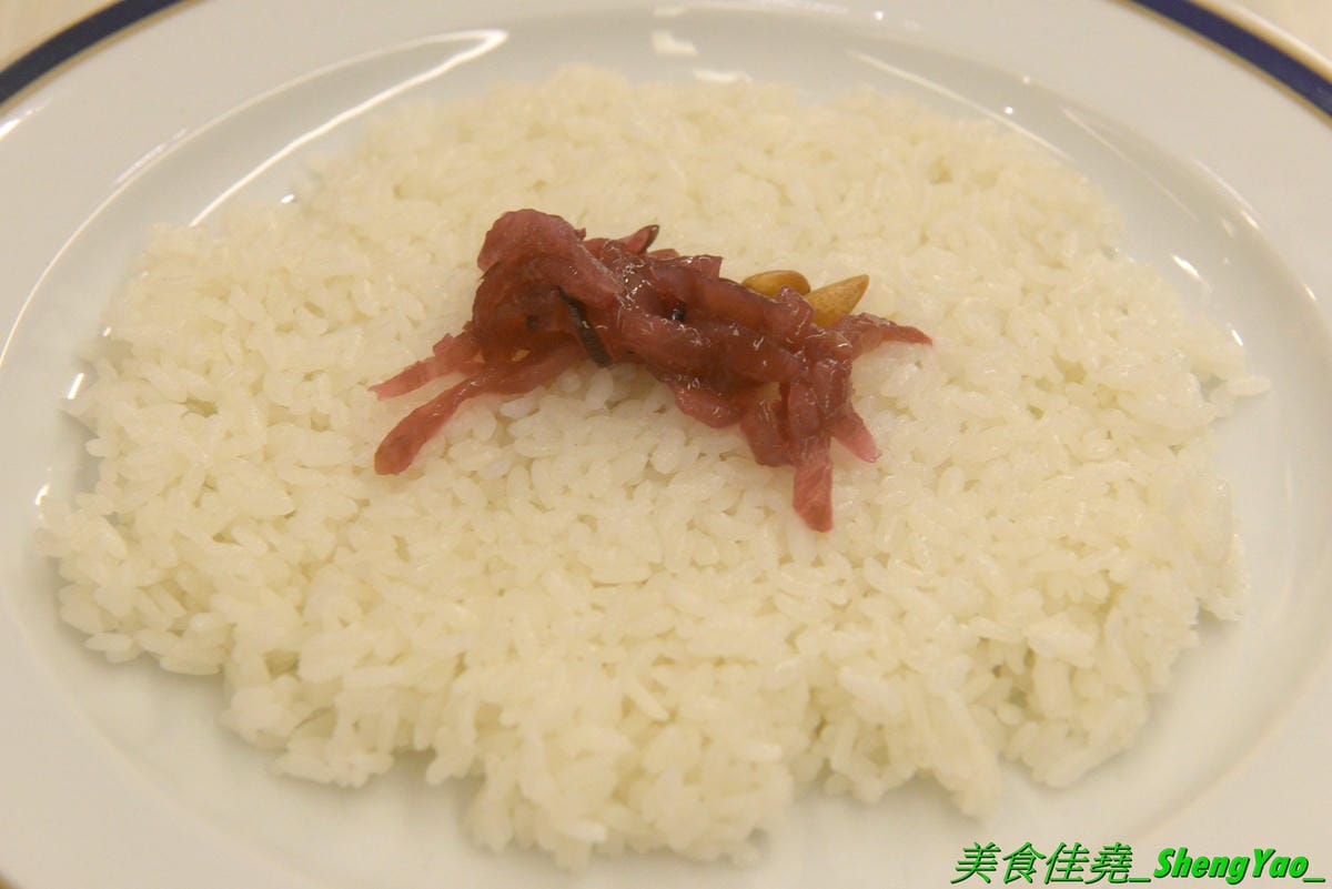 [台中西屯]令和博多拉麵 – 中科商圈新開幕拉麵店,魔法咖哩新品牌,有拉麵、丼飯、定食,甚至也能吃到魔法咖哩的人氣口味咖哩,8/30前開幕優惠日本麻辣拉麵只要100元,每人還送一球明治冰淇淋。(