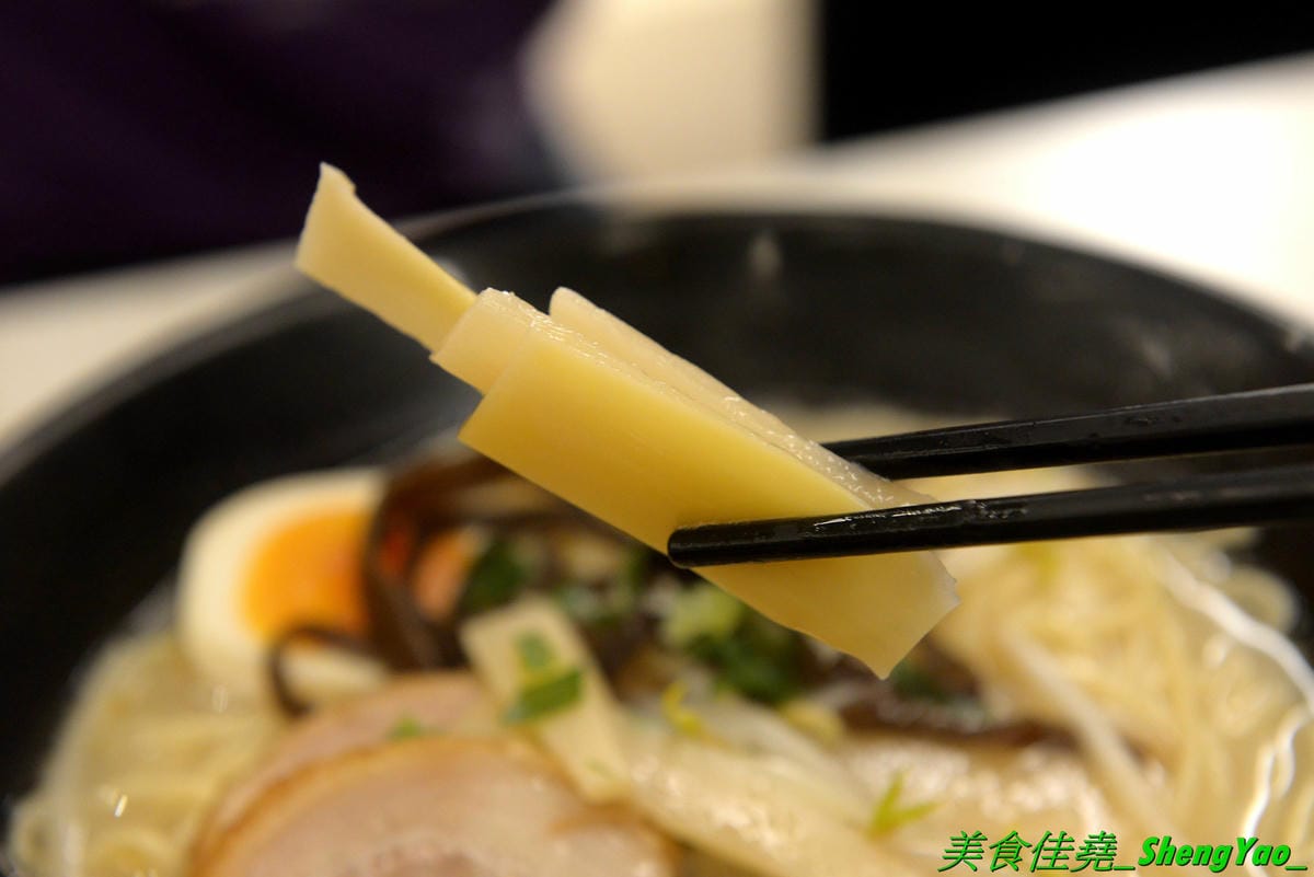 [台中西屯]令和博多拉麵 – 中科商圈新開幕拉麵店,魔法咖哩新品牌,有拉麵、丼飯、定食,甚至也能吃到魔法咖哩的人氣口味咖哩,8/30前開幕優惠日本麻辣拉麵只要100元,每人還送一球明治冰淇淋。(
