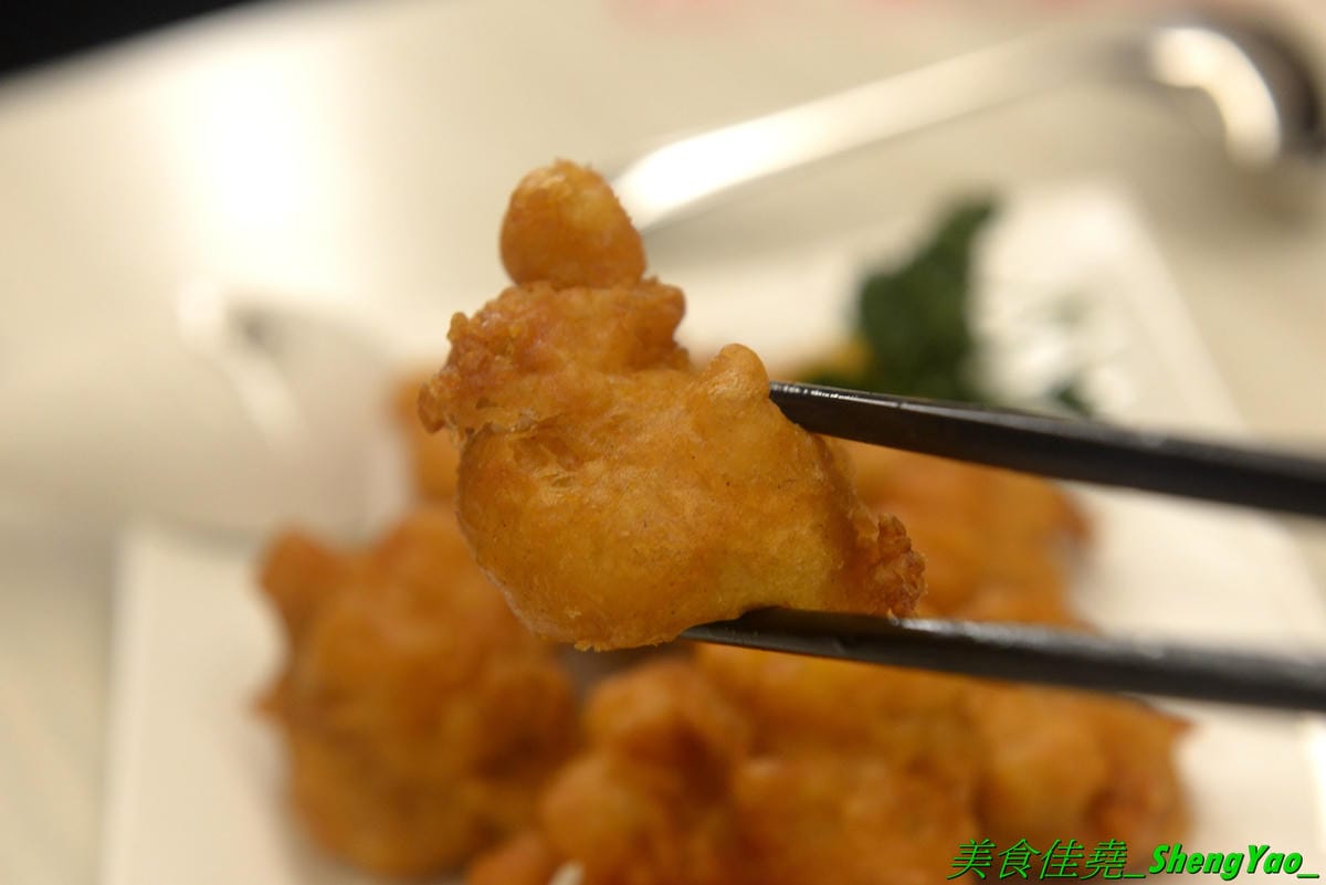 [台中西屯]令和博多拉麵 – 中科商圈新開幕拉麵店,魔法咖哩新品牌,有拉麵、丼飯、定食,甚至也能吃到魔法咖哩的人氣口味咖哩,8/30前開幕優惠日本麻辣拉麵只要100元,每人還送一球明治冰淇淋。(