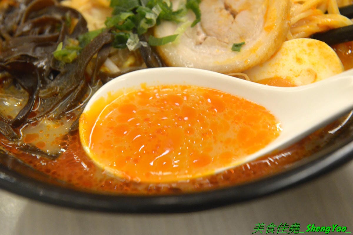 [台中西屯]令和博多拉麵 – 中科商圈新開幕拉麵店,魔法咖哩新品牌,有拉麵、丼飯、定食,甚至也能吃到魔法咖哩的人氣口味咖哩,8/30前開幕優惠日本麻辣拉麵只要100元,每人還送一球明治冰淇淋。(