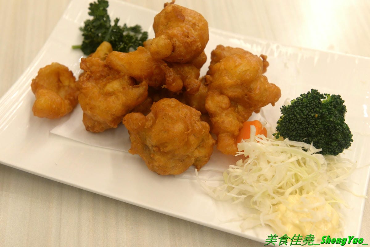 [台中西屯]令和博多拉麵 – 中科商圈新開幕拉麵店,魔法咖哩新品牌,有拉麵、丼飯、定食,甚至也能吃到魔法咖哩的人氣口味咖哩,8/30前開幕優惠日本麻辣拉麵只要100元,每人還送一球明治冰淇淋。(
