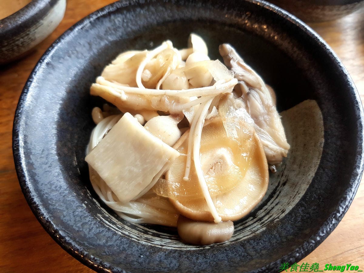 [台中東區]しゃぶしゃぶ温野菜 台中站前秀泰店 – 日本NO.1的涮涮鍋品牌,吃到飽400元起,不只有多種肉類,還有超豐富的季節鮮蔬,8種湯頭也各具特色,與日本店同步新推出三色日式養顏山藥泥,並附