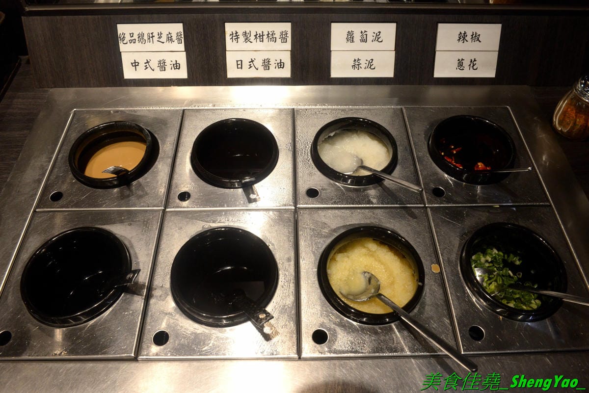 [台中東區]しゃぶしゃぶ温野菜 台中站前秀泰店 – 日本NO.1的涮涮鍋品牌,吃到飽400元起,不只有多種肉類,還有超豐富的季節鮮蔬,8種湯頭也各具特色,與日本店同步新推出三色日式養顏山藥泥,並附