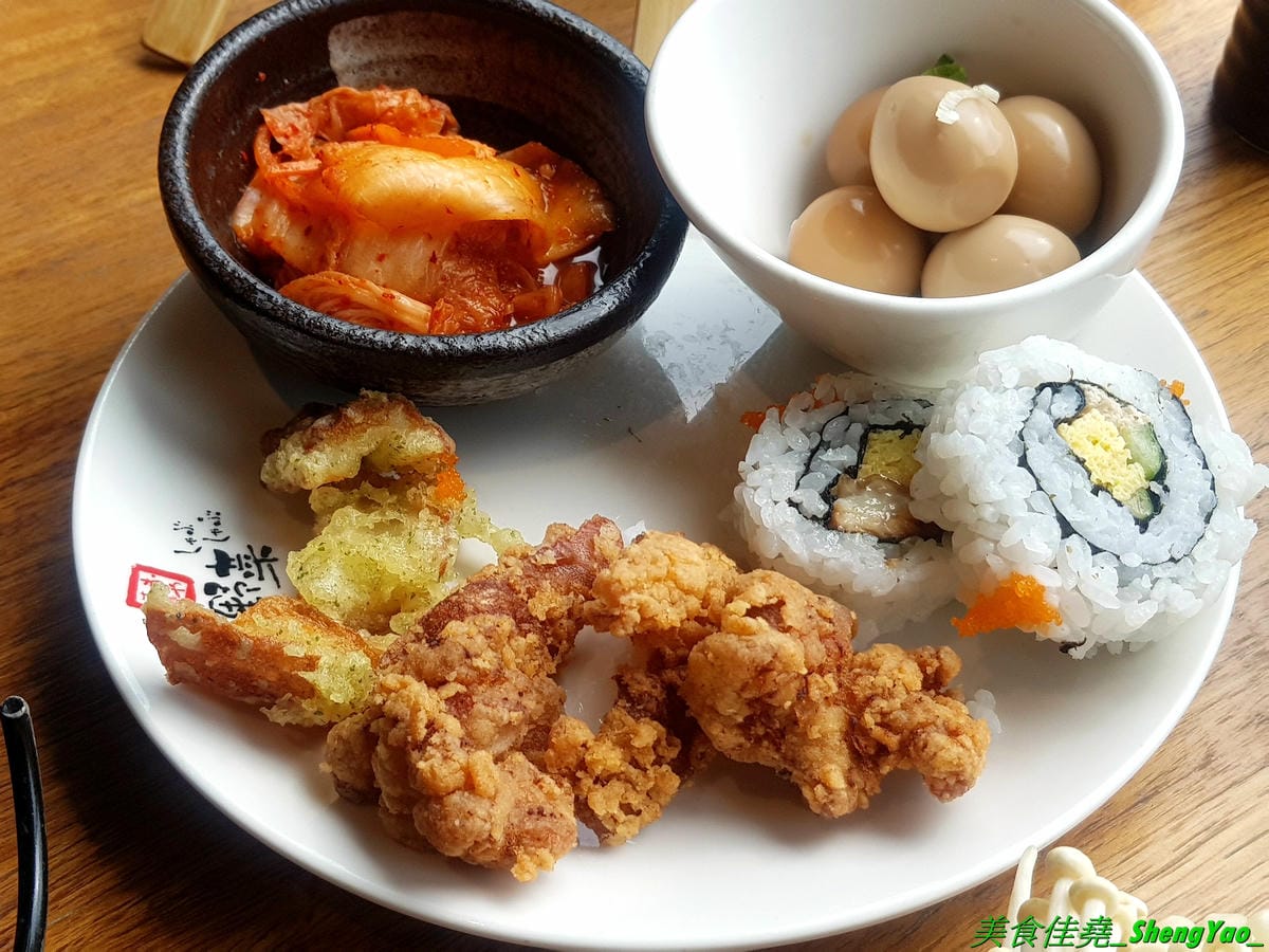 [台中東區]しゃぶしゃぶ温野菜 台中站前秀泰店 – 日本NO.1的涮涮鍋品牌,吃到飽400元起,不只有多種肉類,還有超豐富的季節鮮蔬,8種湯頭也各具特色,與日本店同步新推出三色日式養顏山藥泥,並附
