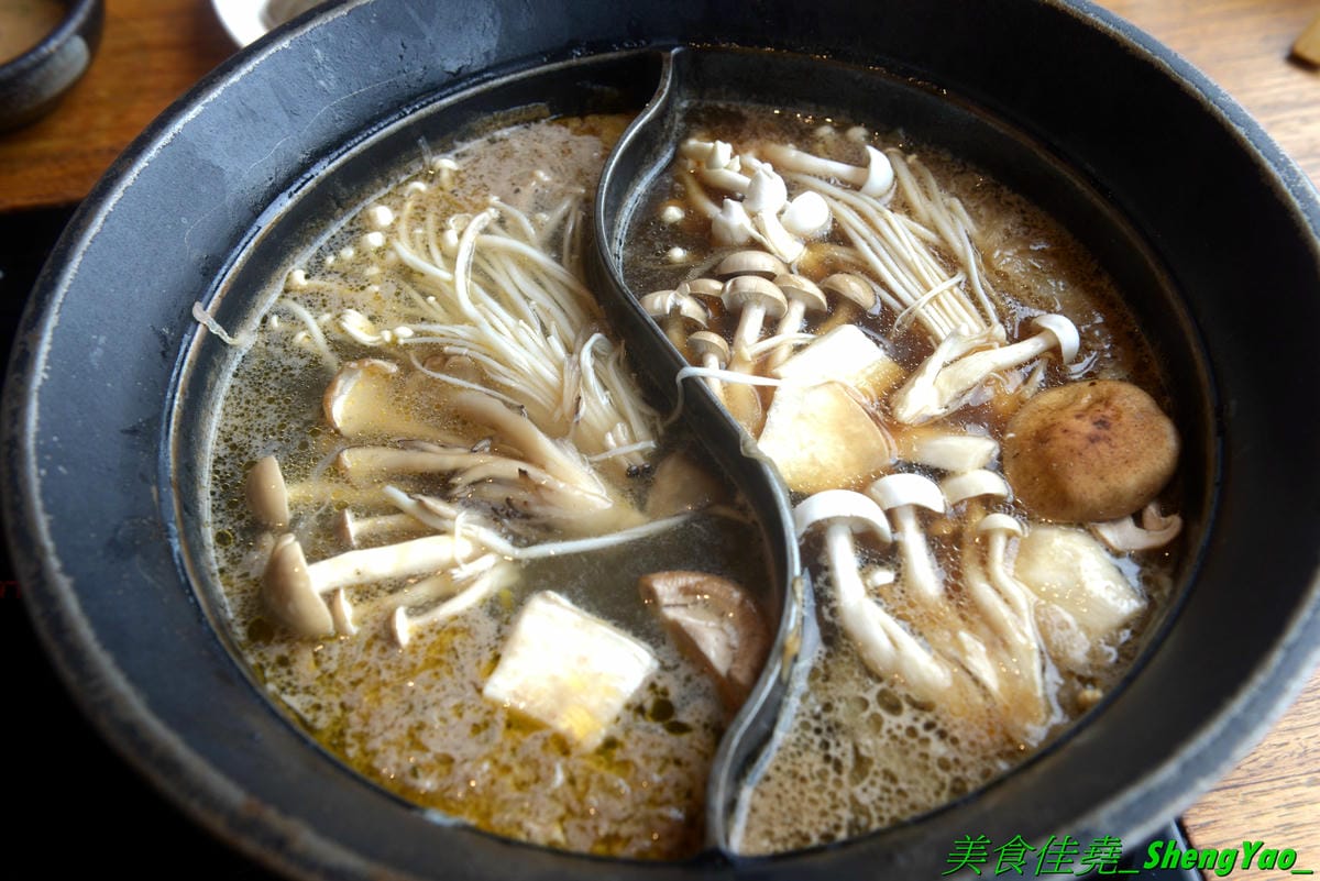 [台中東區]しゃぶしゃぶ温野菜 台中站前秀泰店 – 日本NO.1的涮涮鍋品牌,吃到飽400元起,不只有多種肉類,還有超豐富的季節鮮蔬,8種湯頭也各具特色,與日本店同步新推出三色日式養顏山藥泥,並附