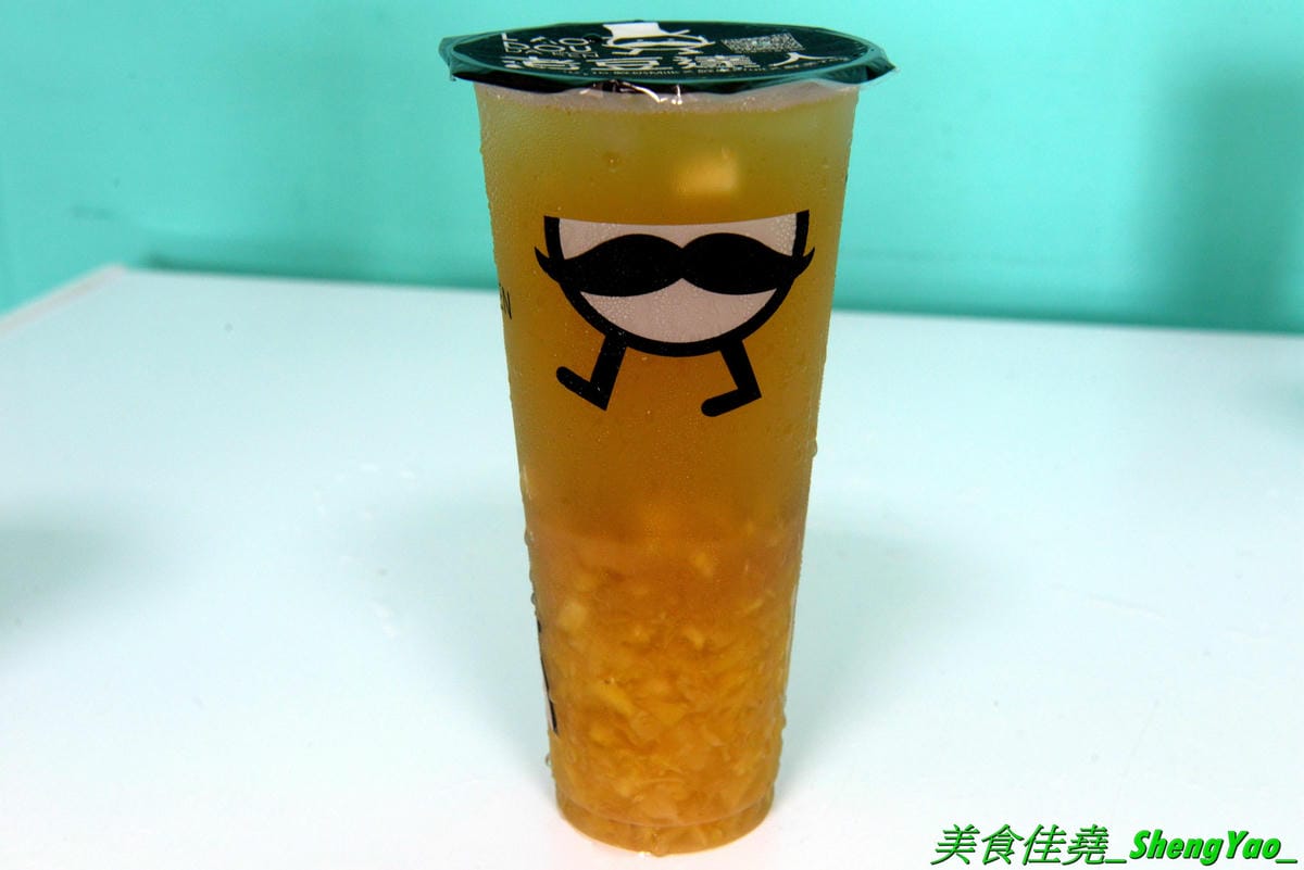 [台中梧棲]老豆達人梧棲店 – 來自高雄的創意飲品店,台中唯一分店,飲品口味新奇,還有可愛直瓶裝,漂亮又好喝,季節限定楊枝甘露,海線唯一有賣楊枝甘露的飲料店,阿爸ㄟ鳳梨湯、聲聲烏龍也推薦