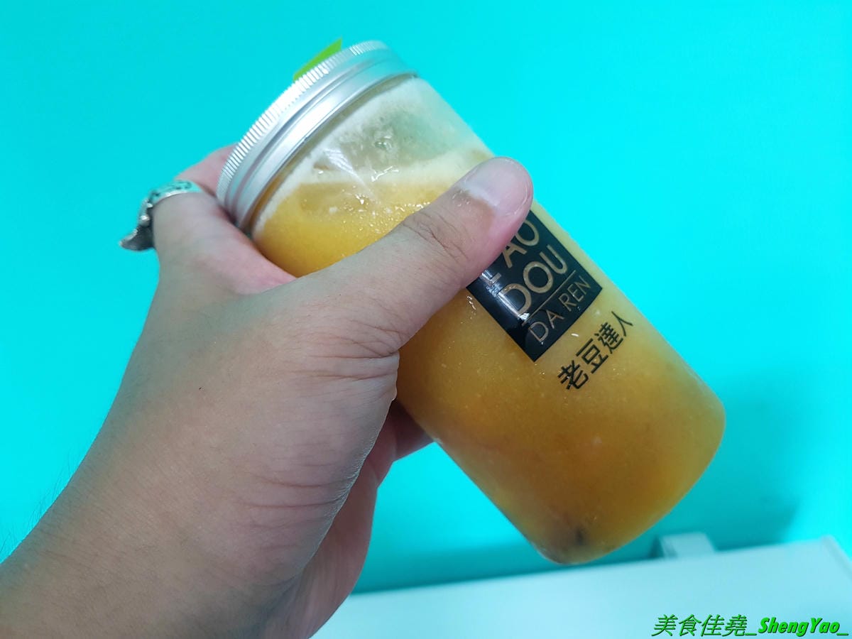 [台中梧棲]老豆達人梧棲店 – 來自高雄的創意飲品店,台中唯一分店,飲品口味新奇,還有可愛直瓶裝,漂亮又好喝,季節限定楊枝甘露,海線唯一有賣楊枝甘露的飲料店,阿爸ㄟ鳳梨湯、聲聲烏龍也推薦
