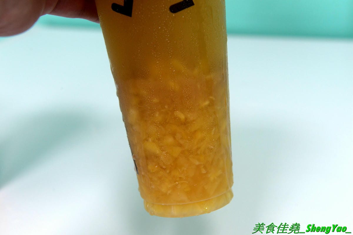[台中梧棲]老豆達人梧棲店 – 來自高雄的創意飲品店,台中唯一分店,飲品口味新奇,還有可愛直瓶裝,漂亮又好喝,季節限定楊枝甘露,海線唯一有賣楊枝甘露的飲料店,阿爸ㄟ鳳梨湯、聲聲烏龍也推薦