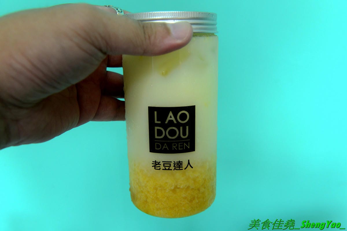 [台中梧棲]老豆達人梧棲店 – 來自高雄的創意飲品店,台中唯一分店,飲品口味新奇,還有可愛直瓶裝,漂亮又好喝,季節限定楊枝甘露,海線唯一有賣楊枝甘露的飲料店,阿爸ㄟ鳳梨湯、聲聲烏龍也推薦