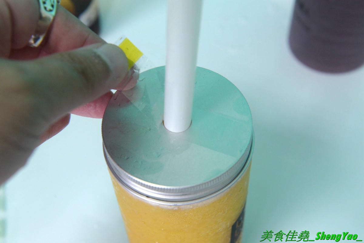 [台中梧棲]老豆達人梧棲店 – 來自高雄的創意飲品店,台中唯一分店,飲品口味新奇,還有可愛直瓶裝,漂亮又好喝,季節限定楊枝甘露,海線唯一有賣楊枝甘露的飲料店,阿爸ㄟ鳳梨湯、聲聲烏龍也推薦