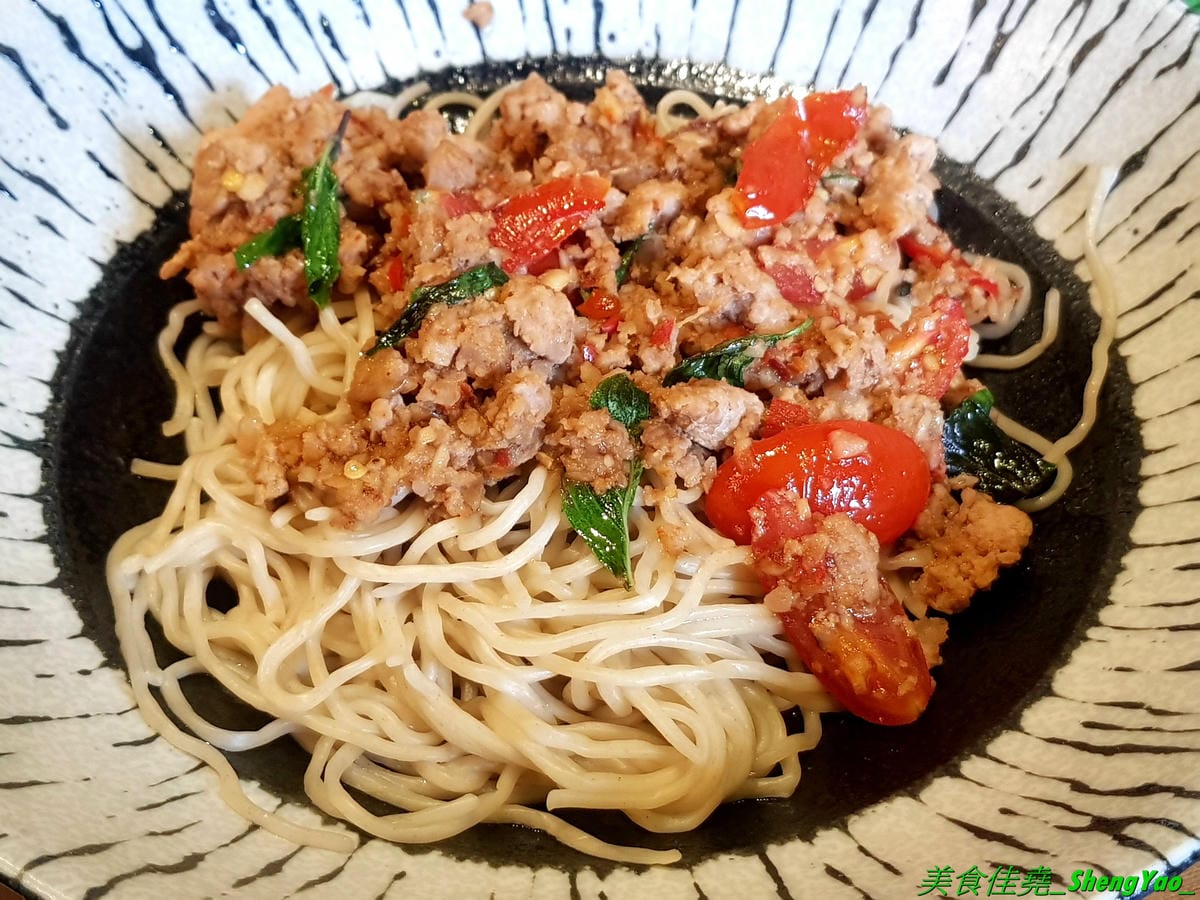 [台中西屯]大城享泰食 中科店 – 北屯人氣泰式料理餐廳在中科商圈也有分店了,餐點不只有單點、合菜,還有多種個人套餐,價位不貴,一個人來吃也很OK,口味不錯,廚師據說是從瓦城出來的。試營運