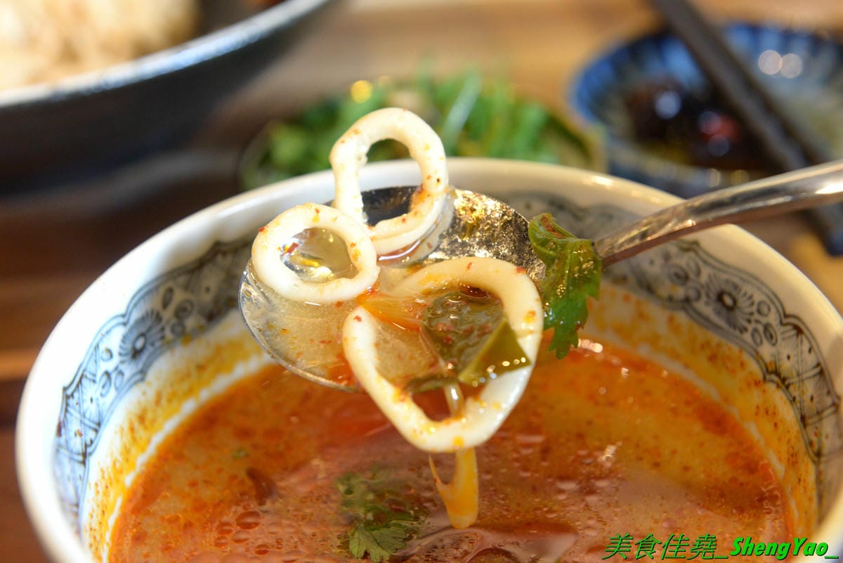 [台中西屯]大城享泰食 中科店 – 北屯人氣泰式料理餐廳在中科商圈也有分店了,餐點不只有單點、合菜,還有多種個人套餐,價位不貴,一個人來吃也很OK,口味不錯,廚師據說是從瓦城出來的。試營運