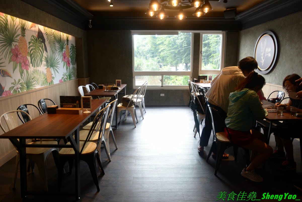 [台中西屯]大城享泰食 中科店 – 北屯人氣泰式料理餐廳在中科商圈也有分店了,餐點不只有單點、合菜,還有多種個人套餐,價位不貴,一個人來吃也很OK,口味不錯,廚師據說是從瓦城出來的。試營運