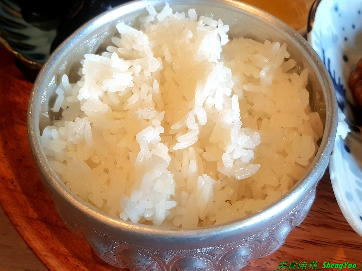 [台中西屯]大城享泰食 中科店 – 北屯人氣泰式料理餐廳在中科商圈也有分店了,餐點不只有單點、合菜,還有多種個人套餐,價位不貴,一個人來吃也很OK,口味不錯,廚師據說是從瓦城出來的。試營運