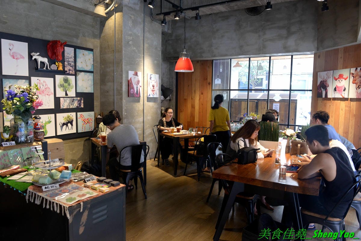 [台中西屯]春三朝午TreeSun – 逢甲附近名不虛傳的超人氣早午餐,結合工業風與網美風的超美裝潢,店內店外都好拍,用餐空間寬敞,不管是情侶約會或是多人聚餐都適合,餐點好吃夠水準,份量也很充足
