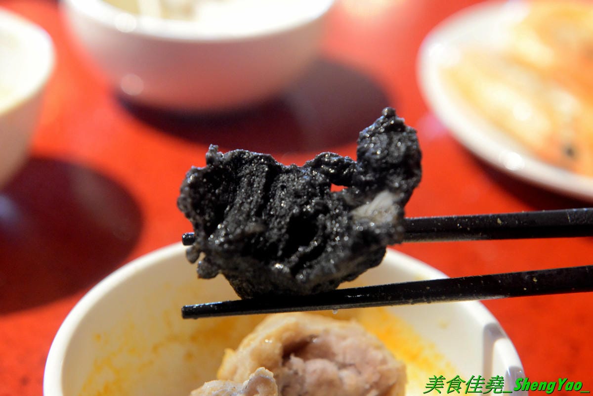 [台中南屯]Thai J 鍋物 – Thai J的新品牌鍋物餐廳,店內裝潢設計超炫,有彷彿走進愛麗絲夢遊仙境的童話王國般奇幻感覺,鍋物很有特色,肉類海鮮品質都不錯,9/12前試賣期間有8折優惠(飲料不算),另外