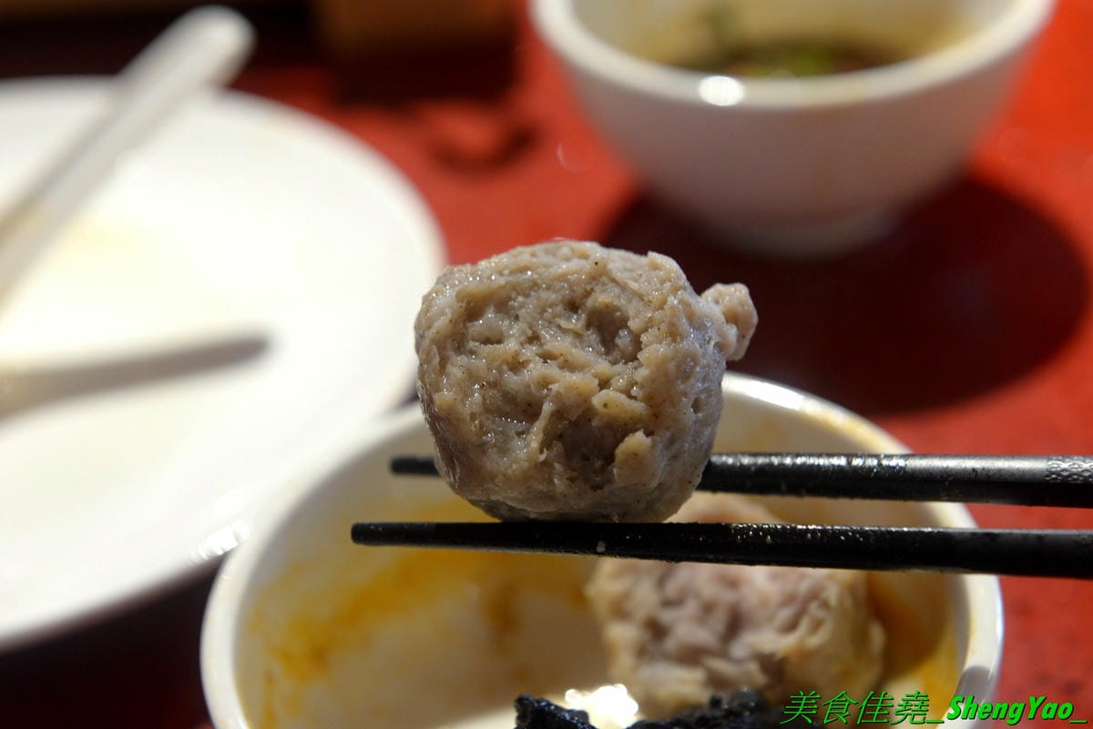 [台中南屯]Thai J 鍋物 – Thai J的新品牌鍋物餐廳,店內裝潢設計超炫,有彷彿走進愛麗絲夢遊仙境的童話王國般奇幻感覺,鍋物很有特色,肉類海鮮品質都不錯,9/12前試賣期間有8折優惠(飲料不算),另外