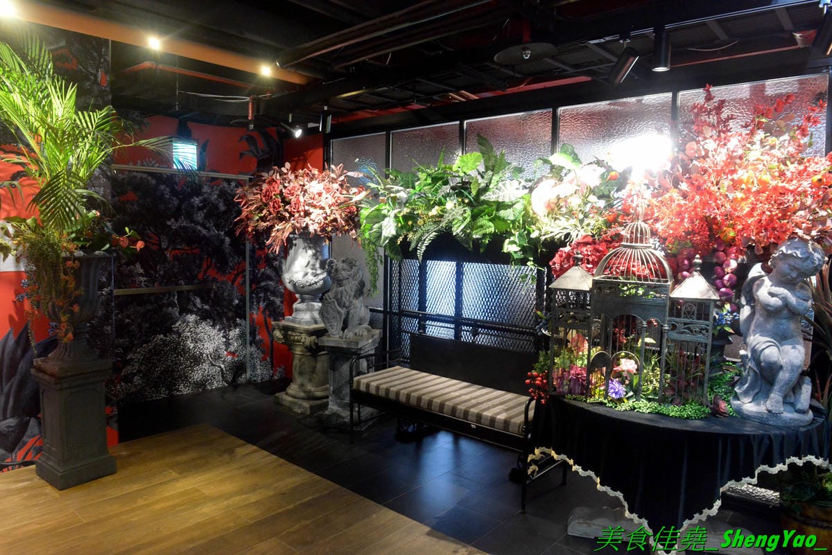 [台中南屯]Thai J 鍋物 – Thai J的新品牌鍋物餐廳,店內裝潢設計超炫,有彷彿走進愛麗絲夢遊仙境的童話王國般奇幻感覺,鍋物很有特色,肉類海鮮品質都不錯,9/12前試賣期間有8折優惠(飲料不算),另外