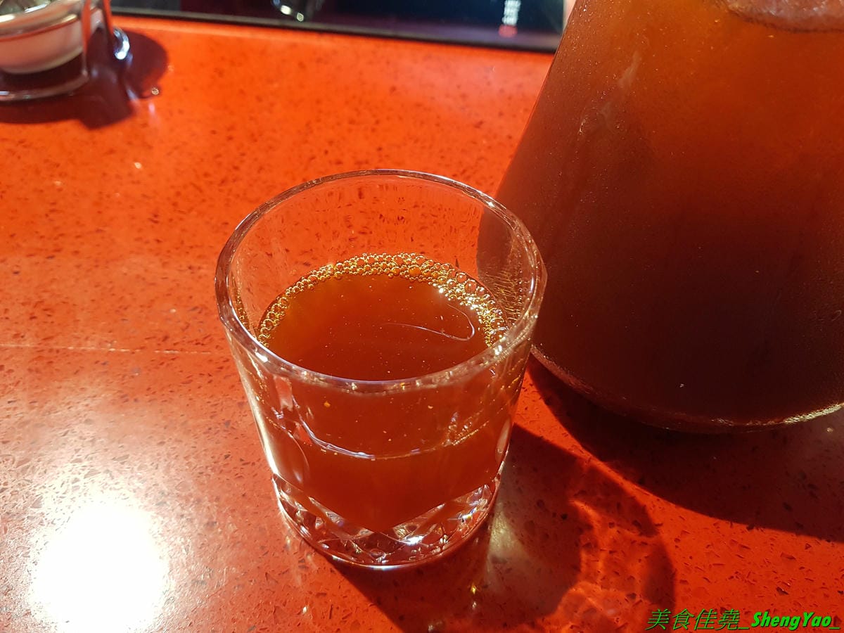 [台中南屯]Thai J 鍋物 – Thai J的新品牌鍋物餐廳,店內裝潢設計超炫,有彷彿走進愛麗絲夢遊仙境的童話王國般奇幻感覺,鍋物很有特色,肉類海鮮品質都不錯,9/12前試賣期間有8折優惠(飲料不算),另外