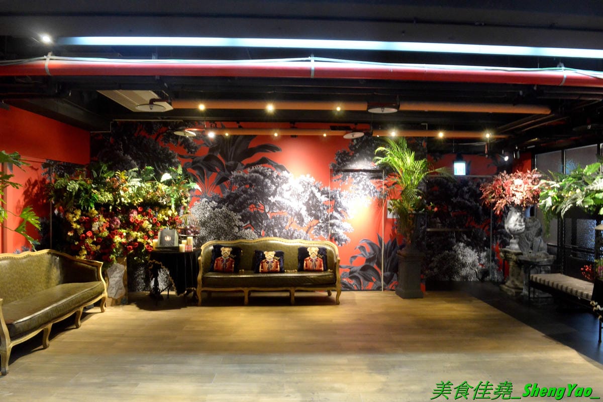 [台中南屯]Thai J 鍋物 – Thai J的新品牌鍋物餐廳,店內裝潢設計超炫,有彷彿走進愛麗絲夢遊仙境的童話王國般奇幻感覺,鍋物很有特色,肉類海鮮品質都不錯,9/12前試賣期間有8折優惠(飲料不算),另外