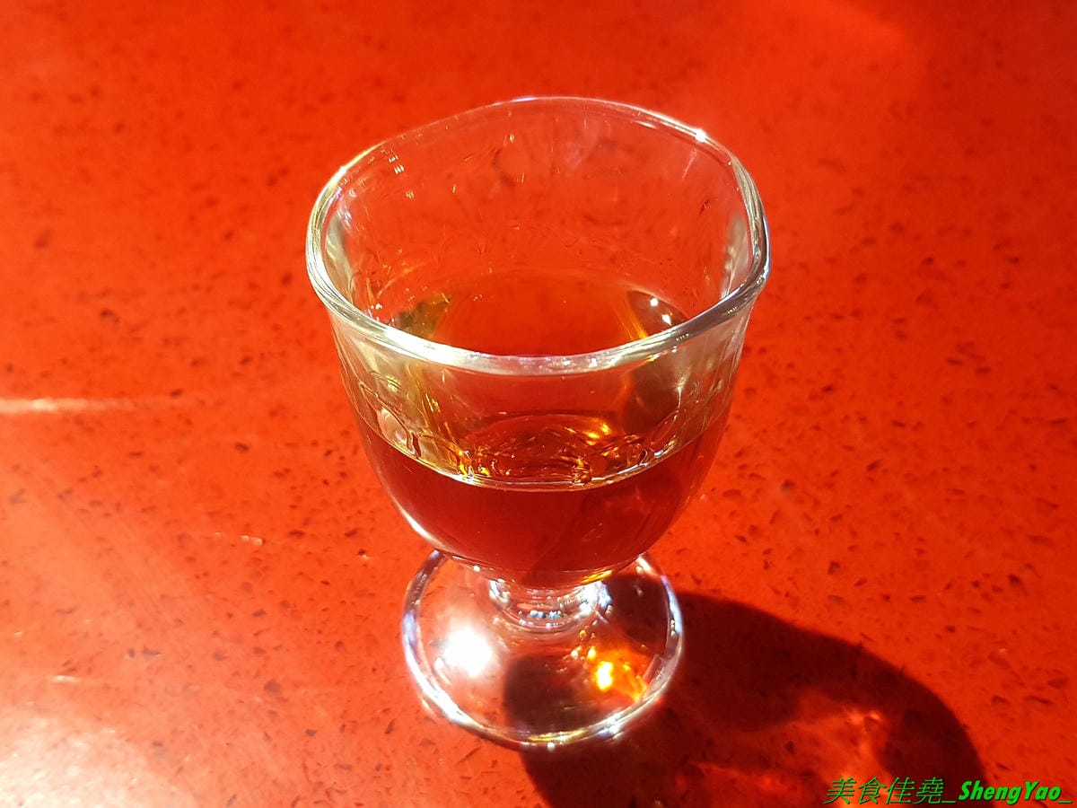 [台中南屯]Thai J 鍋物 – Thai J的新品牌鍋物餐廳,店內裝潢設計超炫,有彷彿走進愛麗絲夢遊仙境的童話王國般奇幻感覺,鍋物很有特色,肉類海鮮品質都不錯,9/12前試賣期間有8折優惠(飲料不算),另外