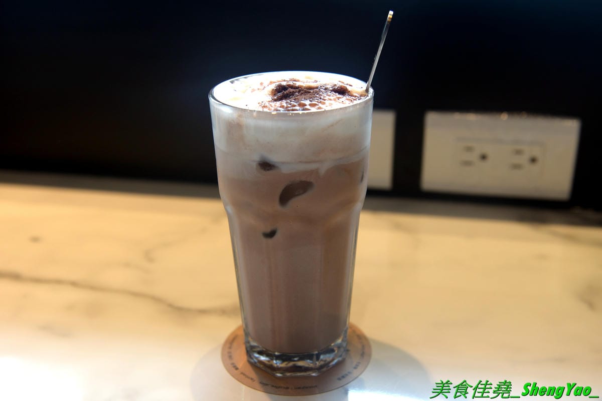 [台中西區]咖啡弄 – 台北知名鬆餅咖啡店終於來台中開分店了,餐點平價大份量,草莓冰淇淋鬆餅據說是招牌,口味看個人。(已歇業)