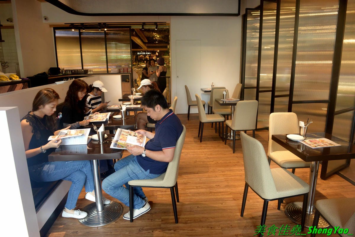 [台中西區]咖啡弄 – 台北知名鬆餅咖啡店終於來台中開分店了,餐點平價大份量,草莓冰淇淋鬆餅據說是招牌,口味看個人。(已歇業)