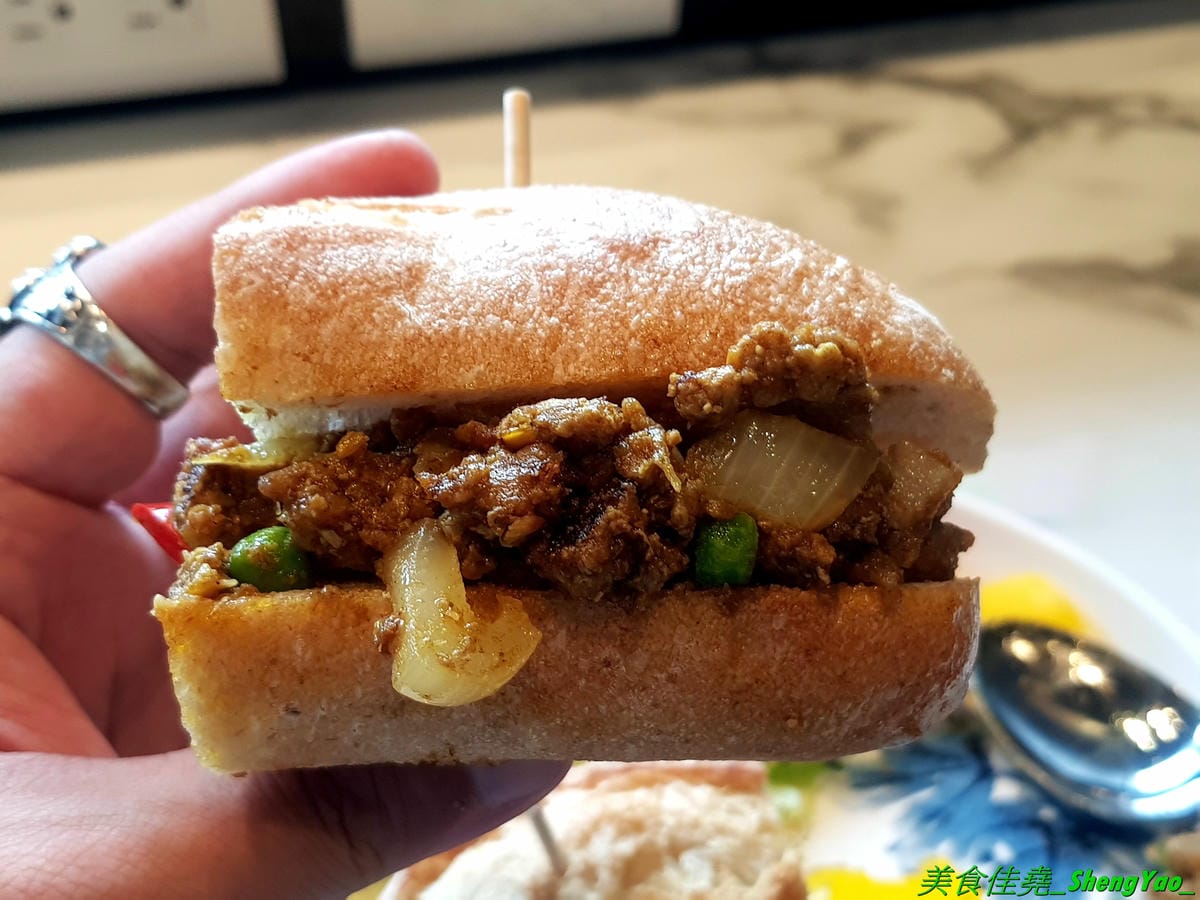 [台中西區]咖啡弄 – 台北知名鬆餅咖啡店終於來台中開分店了,餐點平價大份量,草莓冰淇淋鬆餅據說是招牌,口味看個人。(已歇業)