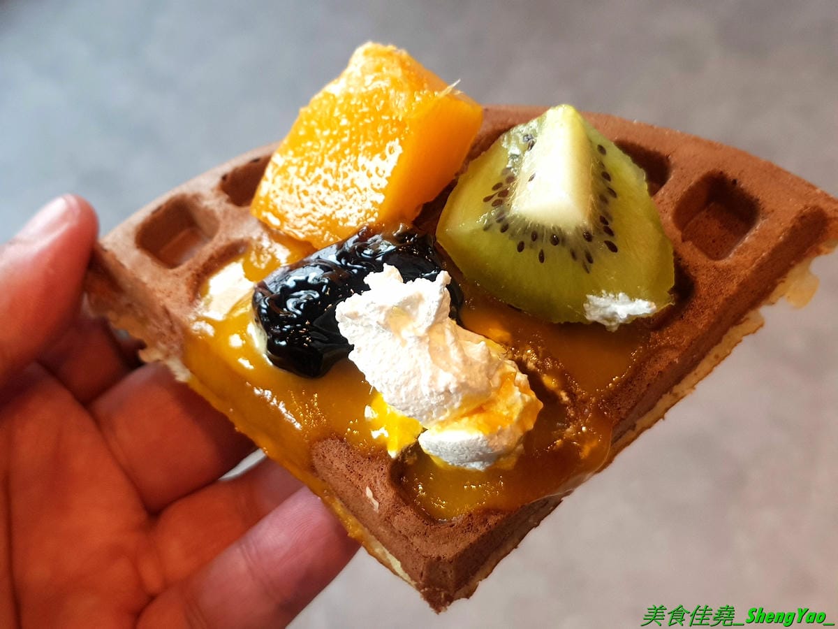 [台中西區]咖啡弄 – 台北知名鬆餅咖啡店終於來台中開分店了,餐點平價大份量,草莓冰淇淋鬆餅據說是招牌,口味看個人。(已歇業)