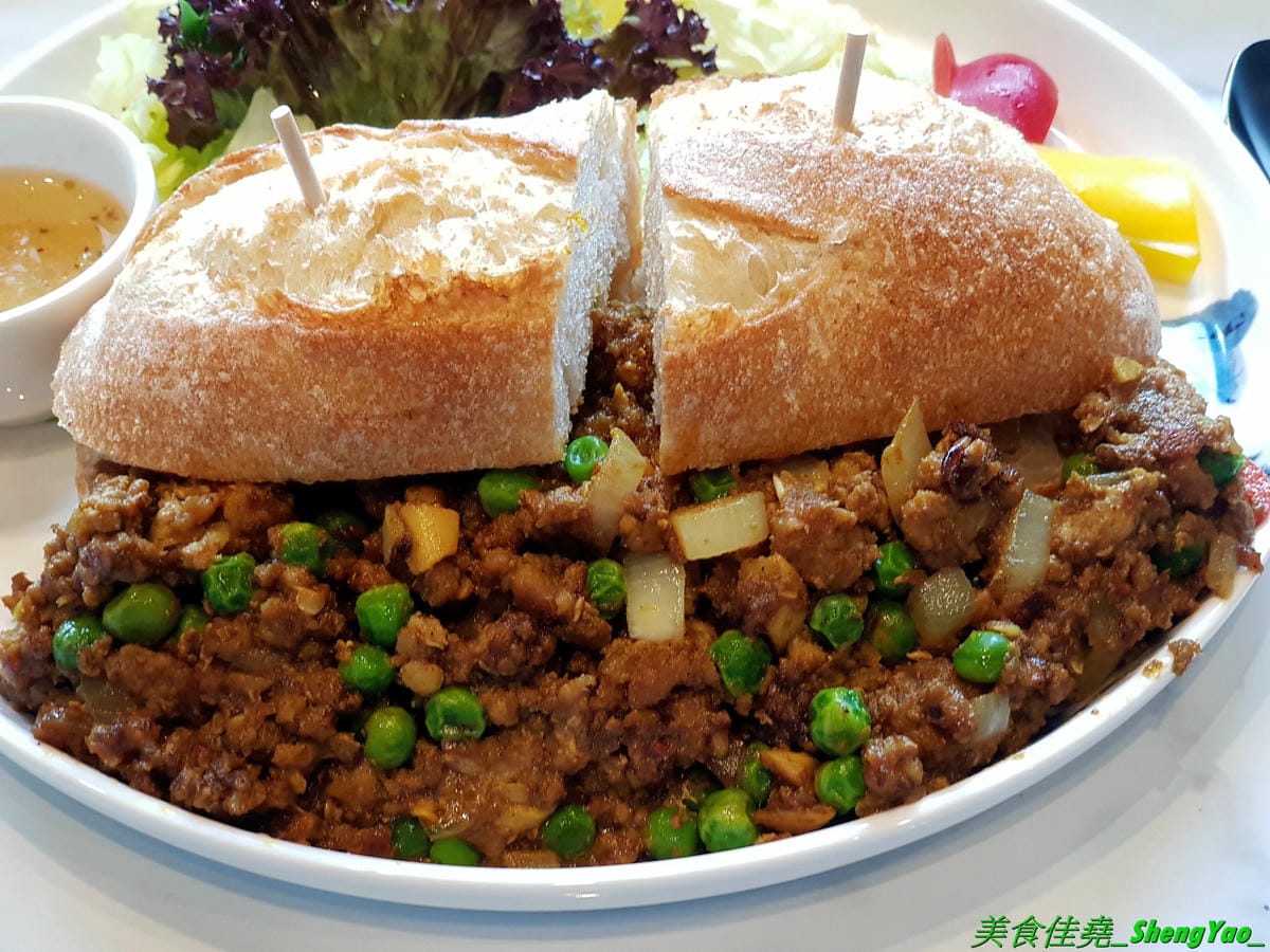 [台中西區]咖啡弄 – 台北知名鬆餅咖啡店終於來台中開分店了,餐點平價大份量,草莓冰淇淋鬆餅據說是招牌,口味看個人。(已歇業)