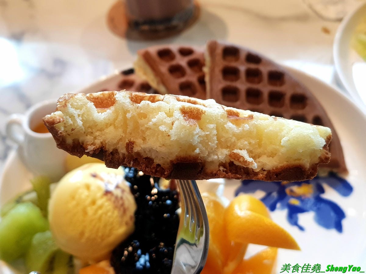 [台中西區]咖啡弄 – 台北知名鬆餅咖啡店終於來台中開分店了,餐點平價大份量,草莓冰淇淋鬆餅據說是招牌,口味看個人。(已歇業)