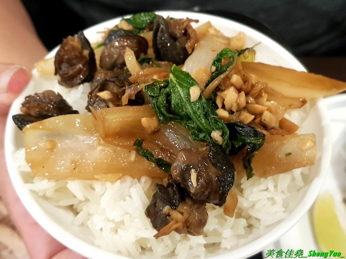 [台中北區]米噹泰式碳烤 台中店 – 花蓮必吃排隊美食名店在台中也有分店了,可以同時吃到道地口味的泰式料理以及真功夫的碳烤,食材講究,漁獲來自花東新鮮直送,價格平實、東西好吃,聚餐小酌