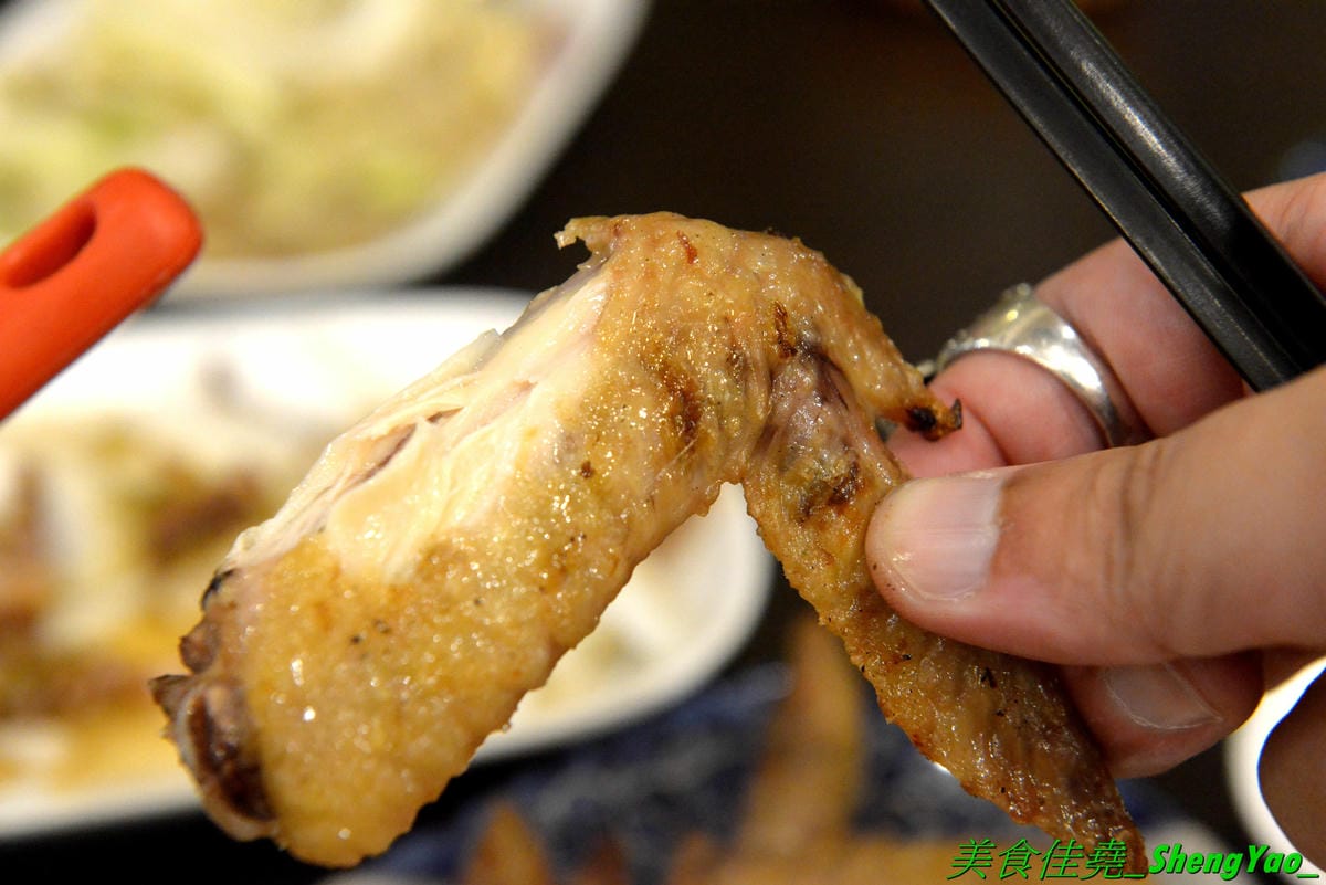 [台中北區]米噹泰式碳烤 台中店 – 花蓮必吃排隊美食名店在台中也有分店了,可以同時吃到道地口味的泰式料理以及真功夫的碳烤,食材講究,漁獲來自花東新鮮直送,價格平實、東西好吃,聚餐小酌