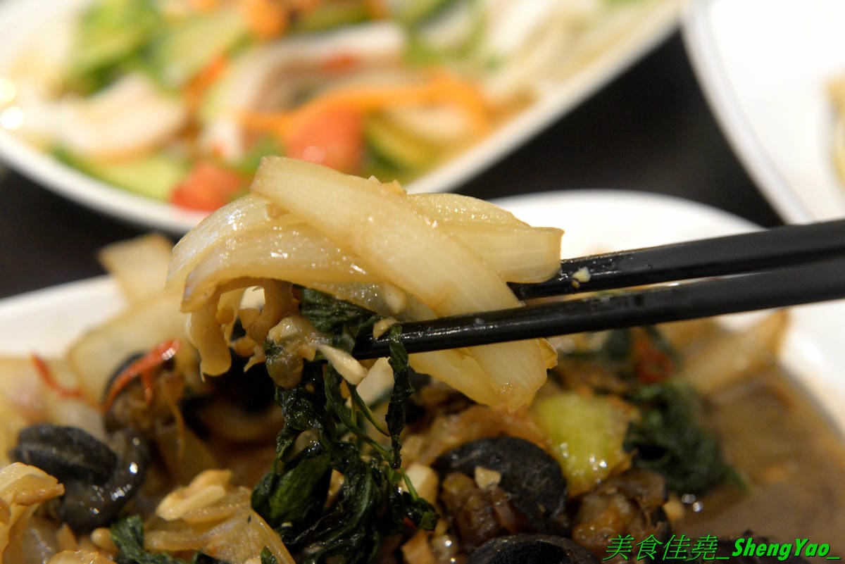 [台中北區]米噹泰式碳烤 台中店 – 花蓮必吃排隊美食名店在台中也有分店了,可以同時吃到道地口味的泰式料理以及真功夫的碳烤,食材講究,漁獲來自花東新鮮直送,價格平實、東西好吃,聚餐小酌