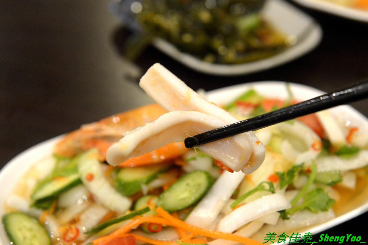 [台中北區]米噹泰式碳烤 台中店 – 花蓮必吃排隊美食名店在台中也有分店了,可以同時吃到道地口味的泰式料理以及真功夫的碳烤,食材講究,漁獲來自花東新鮮直送,價格平實、東西好吃,聚餐小酌