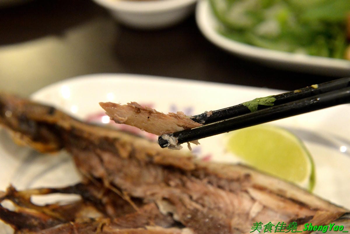 [台中北區]米噹泰式碳烤 台中店 – 花蓮必吃排隊美食名店在台中也有分店了,可以同時吃到道地口味的泰式料理以及真功夫的碳烤,食材講究,漁獲來自花東新鮮直送,價格平實、東西好吃,聚餐小酌