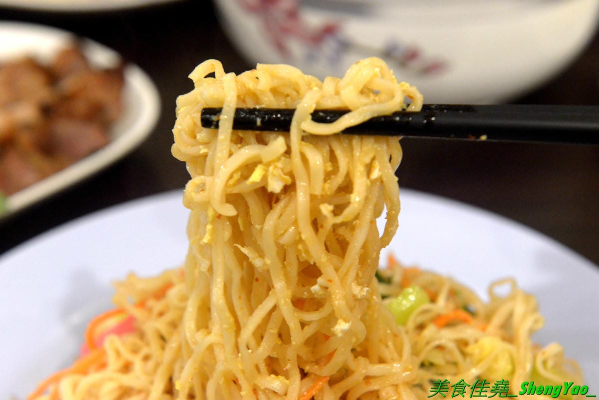 [台中北區]米噹泰式碳烤 台中店 – 花蓮必吃排隊美食名店在台中也有分店了,可以同時吃到道地口味的泰式料理以及真功夫的碳烤,食材講究,漁獲來自花東新鮮直送,價格平實、東西好吃,聚餐小酌