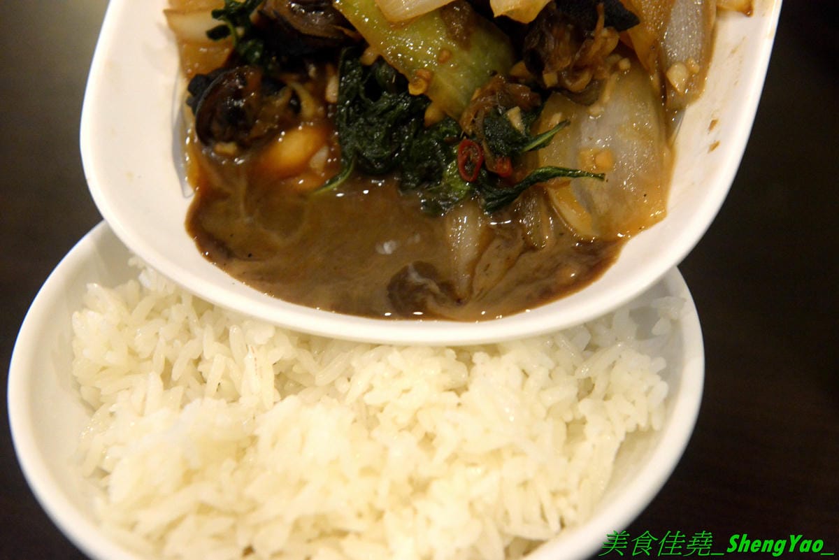 [台中北區]米噹泰式碳烤 台中店 – 花蓮必吃排隊美食名店在台中也有分店了,可以同時吃到道地口味的泰式料理以及真功夫的碳烤,食材講究,漁獲來自花東新鮮直送,價格平實、東西好吃,聚餐小酌