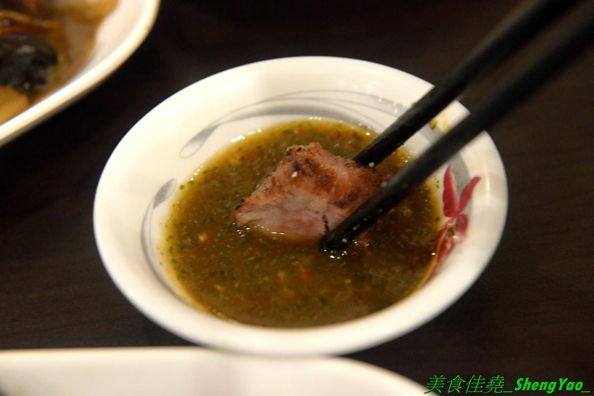 [台中北區]米噹泰式碳烤 台中店 – 花蓮必吃排隊美食名店在台中也有分店了,可以同時吃到道地口味的泰式料理以及真功夫的碳烤,食材講究,漁獲來自花東新鮮直送,價格平實、東西好吃,聚餐小酌