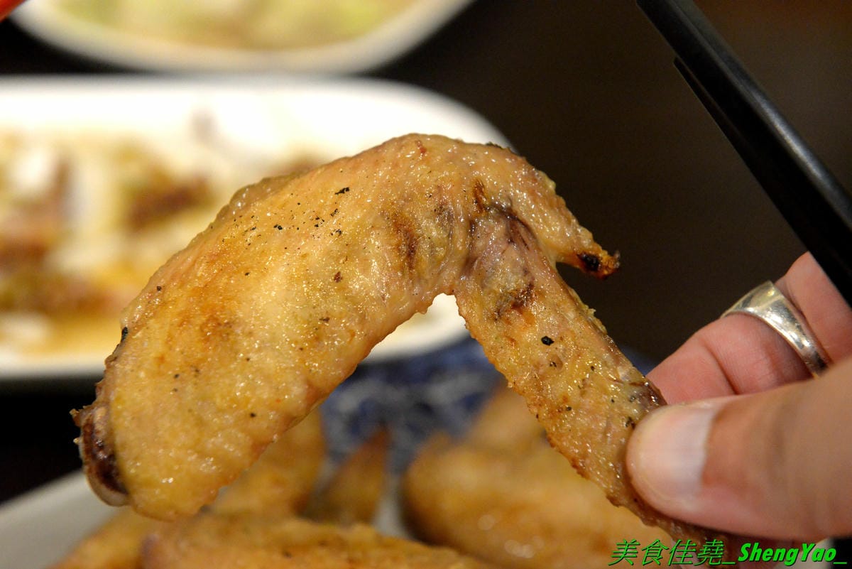 [台中北區]米噹泰式碳烤 台中店 – 花蓮必吃排隊美食名店在台中也有分店了,可以同時吃到道地口味的泰式料理以及真功夫的碳烤,食材講究,漁獲來自花東新鮮直送,價格平實、東西好吃,聚餐小酌
