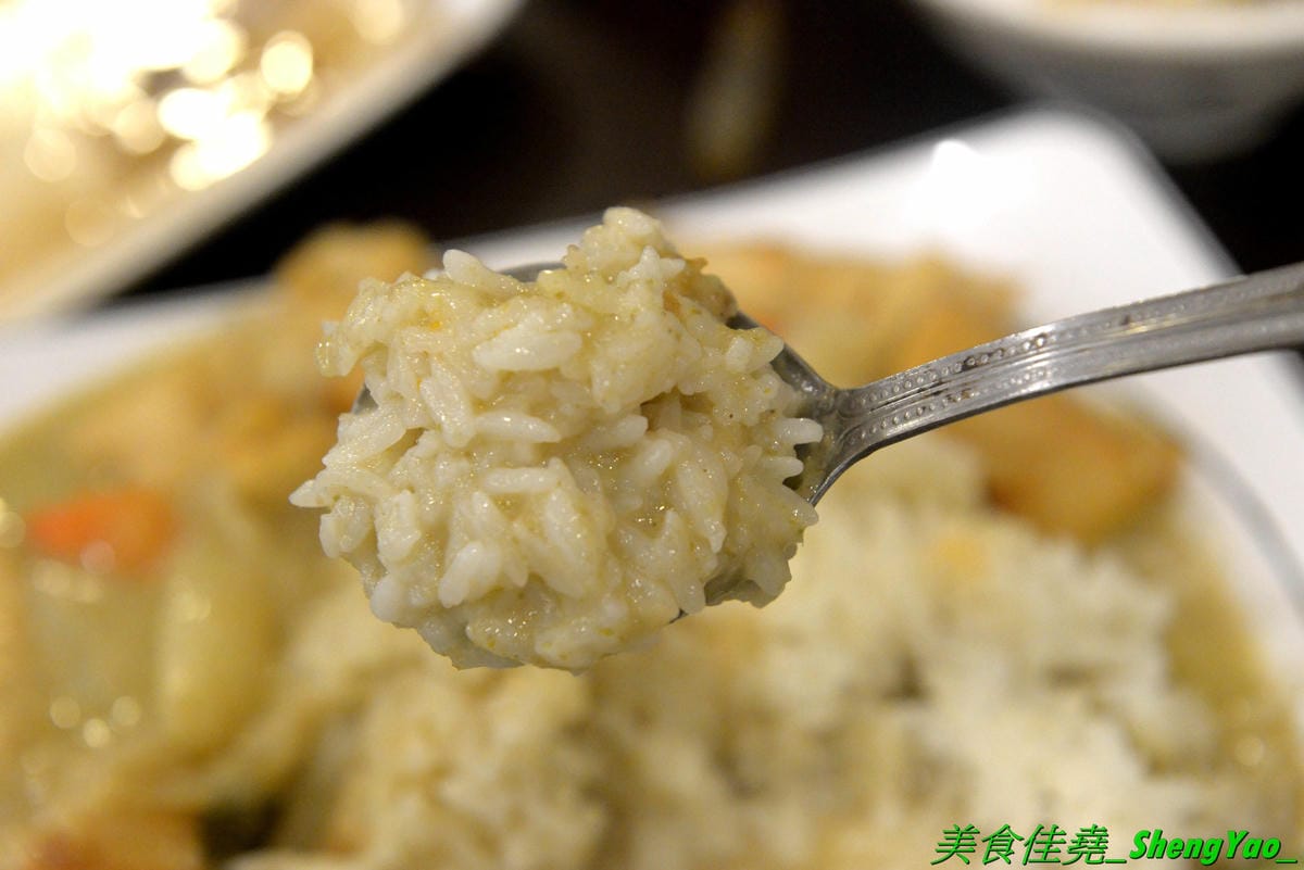 [台中北區]米噹泰式碳烤 台中店 – 花蓮必吃排隊美食名店在台中也有分店了,可以同時吃到道地口味的泰式料理以及真功夫的碳烤,食材講究,漁獲來自花東新鮮直送,價格平實、東西好吃,聚餐小酌