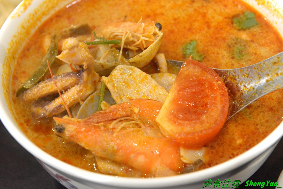 [台中北區]米噹泰式碳烤 台中店 – 花蓮必吃排隊美食名店在台中也有分店了,可以同時吃到道地口味的泰式料理以及真功夫的碳烤,食材講究,漁獲來自花東新鮮直送,價格平實、東西好吃,聚餐小酌