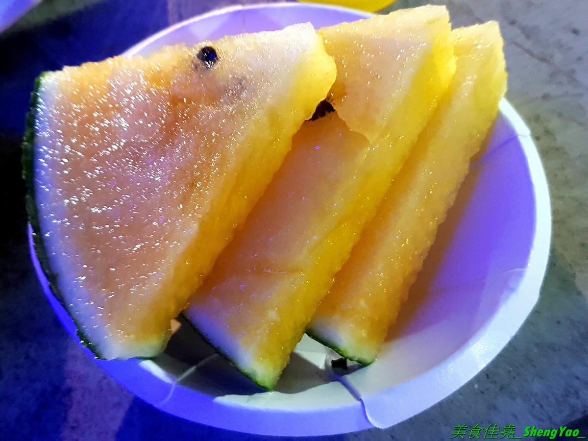 [台中沙鹿]蠔膽你來 – 沙鹿知名平價露天碳烤,400多元就能享用各種肉類、海鮮的燒烤和火鍋以及數十種熟食,用餐時間可達三小時,烤好烤滿。烤肉場地寬敞,有兒童遊戲區和卡拉OK包廂,還能看夜景