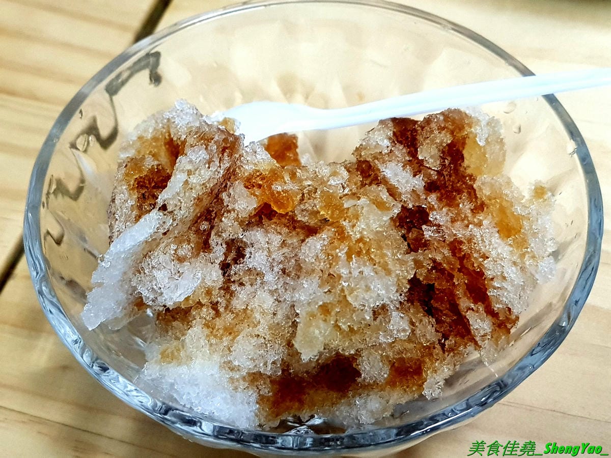[台中北區]安羽軒食堂 – 台中超火紅的浮誇丼飯專賣店又有新東西了,超霸氣燒烤戰斧豬排一次給你兩支讓你當雷神索爾,20盎司大份量,搭配兩種不同風格的調味,好好吃但是吃完超飽的啦(已歇業)