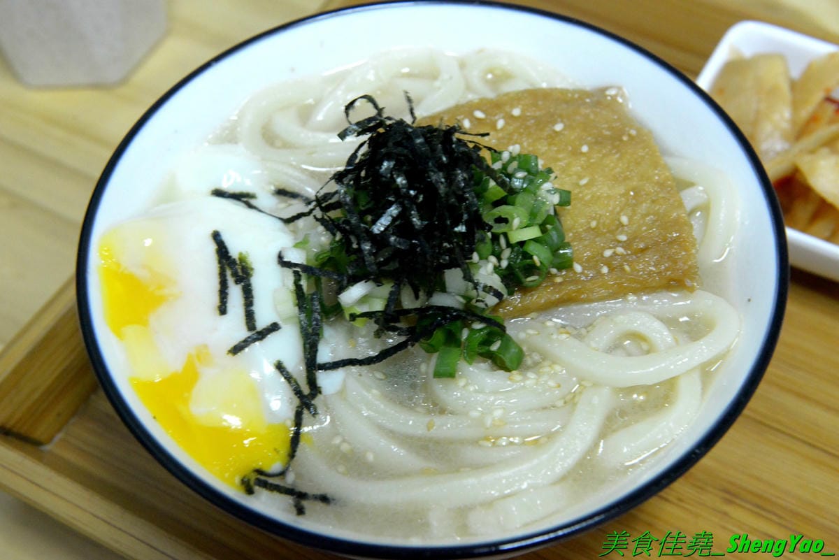 [台中北區]安羽軒食堂 – 台中超火紅的浮誇丼飯專賣店又有新東西了,超霸氣燒烤戰斧豬排一次給你兩支讓你當雷神索爾,20盎司大份量,搭配兩種不同風格的調味,好好吃但是吃完超飽的啦(已歇業)