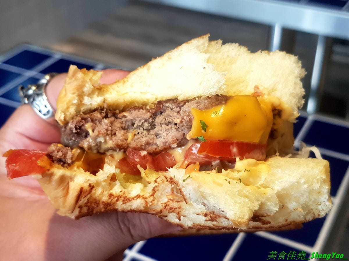 [台中西屯]吐司男 晨食專賣 中科店 – 台中超夯的韓風吐司專賣店在中科商圈也有店面了 !! 海線朋友想吃更方便了,不用大老遠跑到市區內。煎烤奶油吐司夾進豐富餡料,底下還有小紙盒裝,超可愛