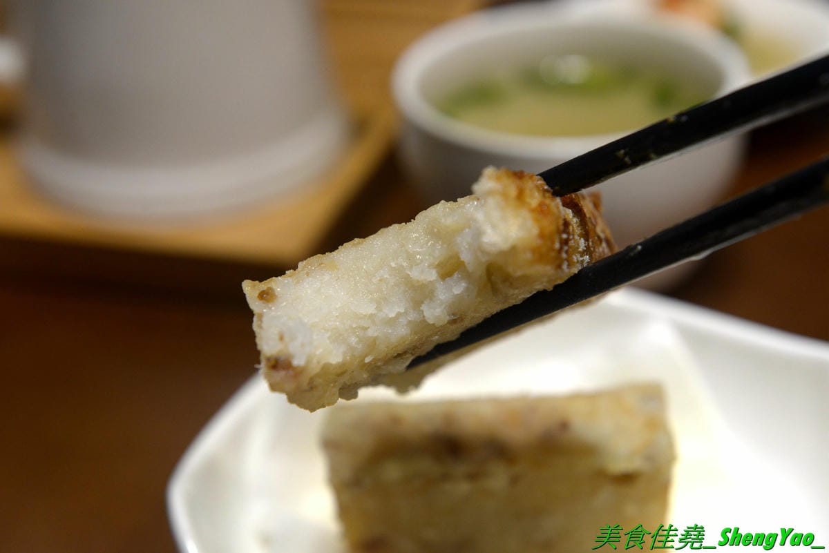 [台中南屯]亦秋堂 – 台中大墩家樂福2樓新餐廳,號稱C/P值最高的簡餐餐廳,簡餐套餐包含主菜、三樣精緻小菜加上飯湯甜品只賣200元左右,白飯還能無限續,也不收服務費,其他港點、滷味、飲料也都