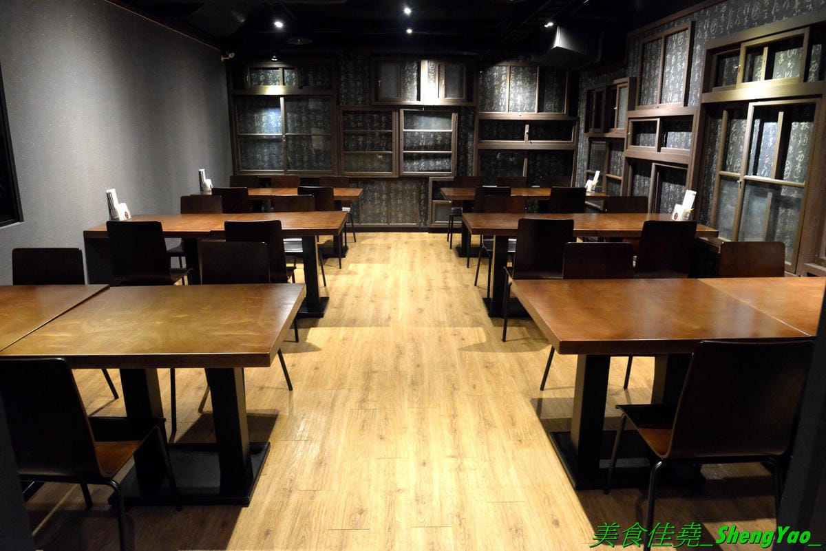 [台中南屯]亦秋堂 – 台中大墩家樂福2樓新餐廳,號稱C/P值最高的簡餐餐廳,簡餐套餐包含主菜、三樣精緻小菜加上飯湯甜品只賣200元左右,白飯還能無限續,也不收服務費,其他港點、滷味、飲料也都