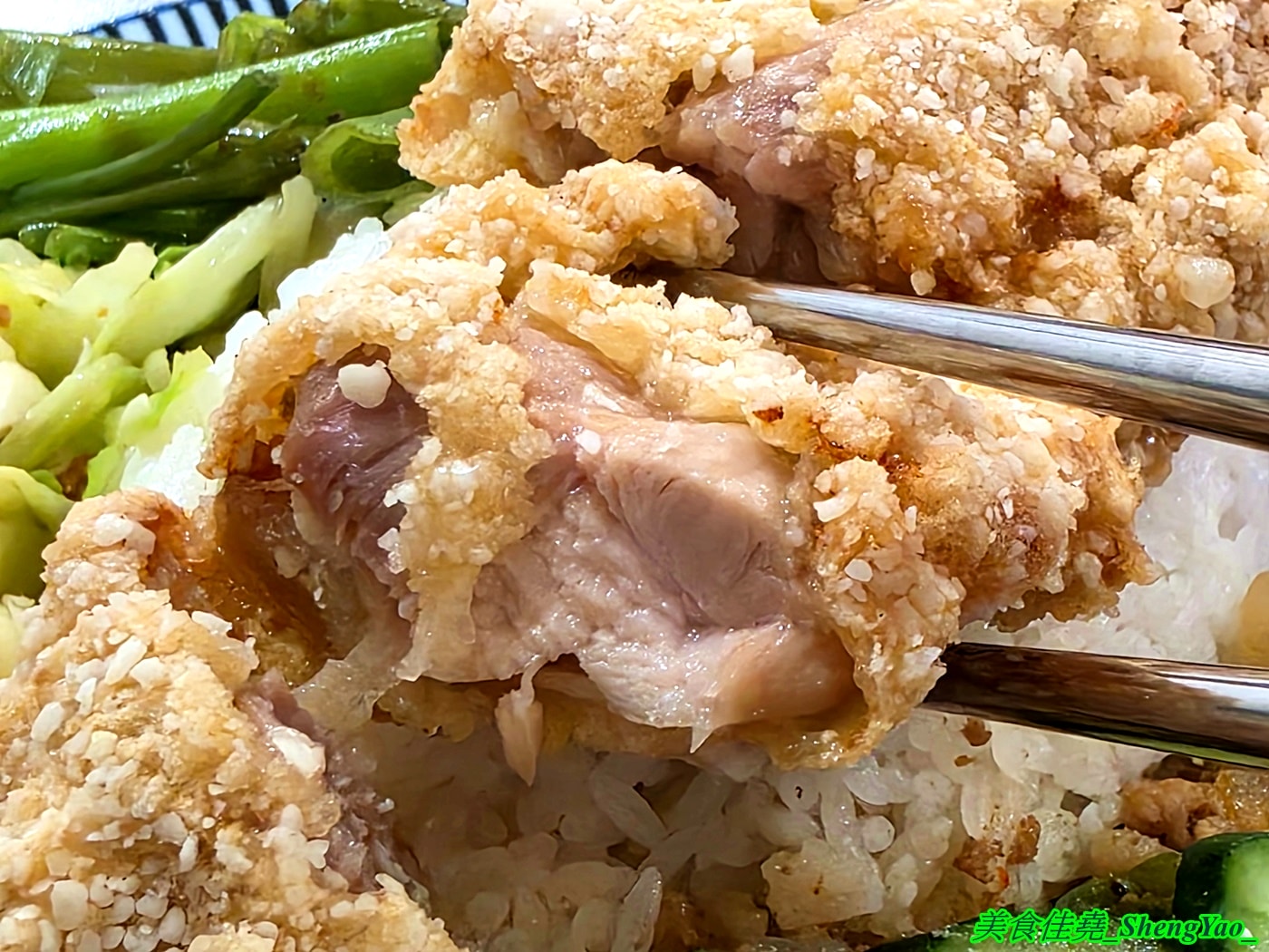 [台中西區]小林泰式椒麻雞打拋豬飯 – 台中平價泰式快餐，只賣三樣主餐，份量充足，內用免費雞湯，開幕期間白飯可無限續。